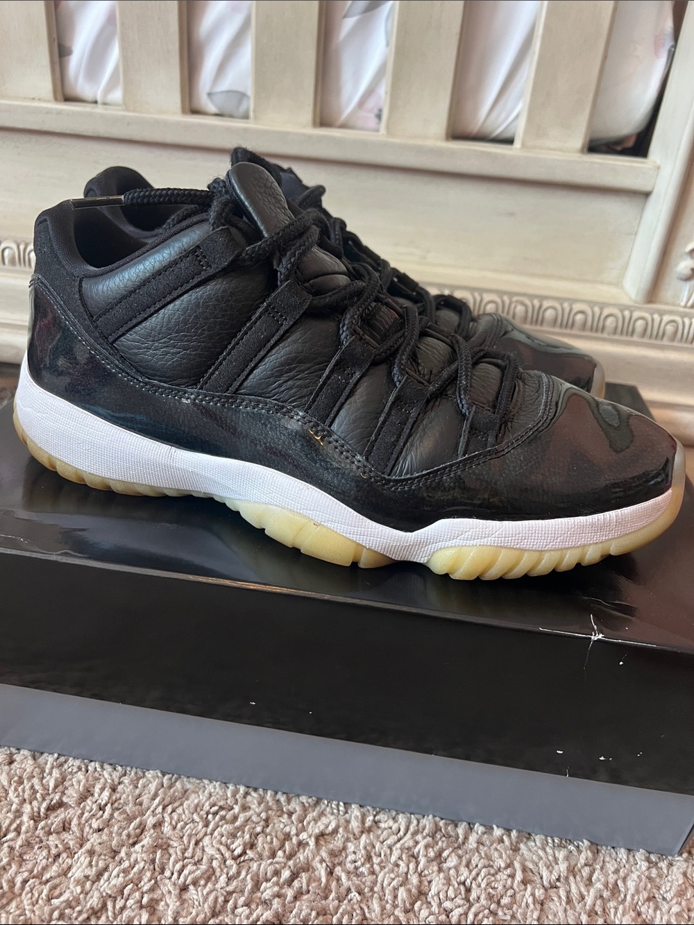 Air Jordan retro 11 low 72 and 10. 10.5 men’s